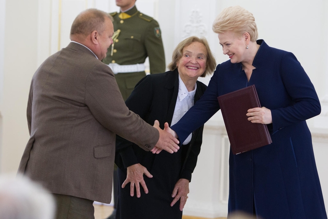 Prezidentė apdovanojo žydų gelbėtojus