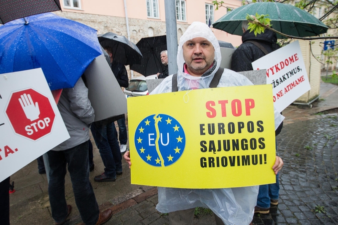 Vežėjai nepatenkinti jų verslo suvaržymais ES senbuvėse