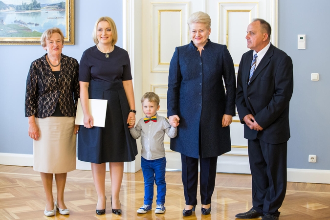 D. Grybauskaitė įteikė skiriamuosius raštus ambasadoriams JAV ir ES