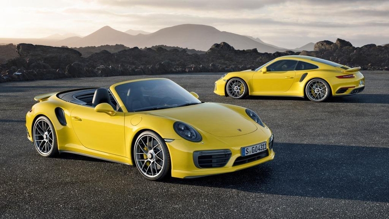 „Porsche“ pristato galingiausius „911 Turbo“ ir „911 Turbo S“ modelius