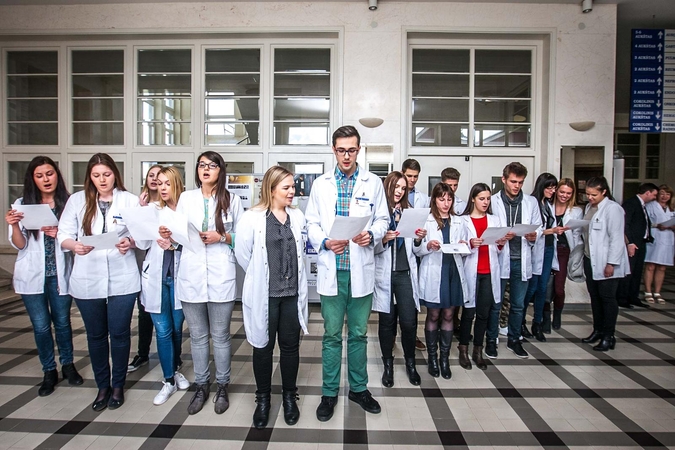 Medikai: geriausia padėka – ne kyšis, o šypsena