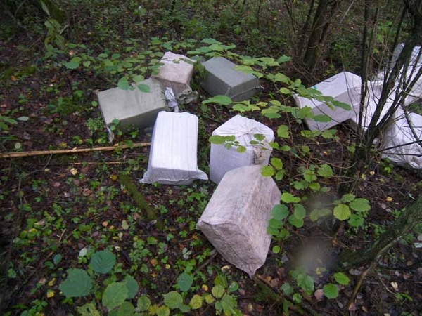 Kontrabandininkai metė cigaretes ir pabėgo
