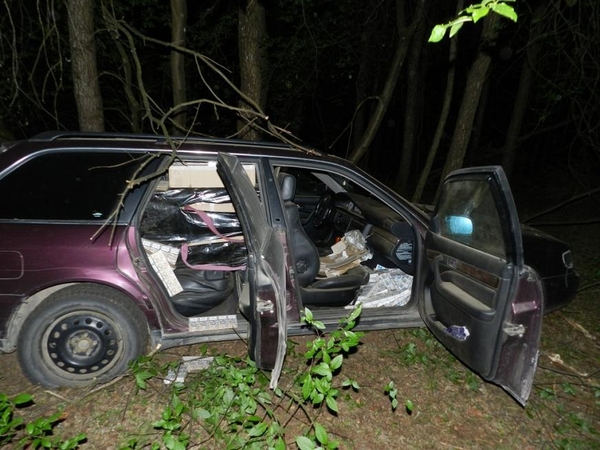Cigarečių prigrūstą kontrabandininkų automobilį sustabdė du pasieniečių "ežiai"