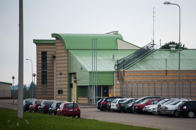 Giraitės šaudmenų gamykla – kryžkelėje