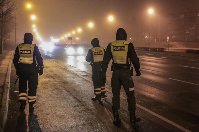 Neatsakingo manevro kaina – prarastas vairuotojo pažymėjimas