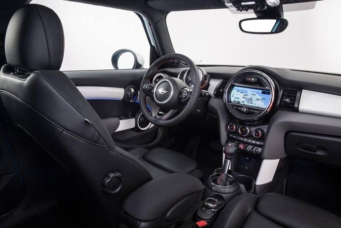 Pirmajame penkerių durų „Mini“ – daugiau erdvės keleiviams ir bagažui