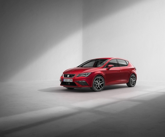,,Seat“ pristato atnaujintą „Leon“ modelį