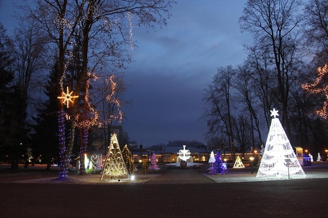 Šventiškai pasipuošę Druskininkai pasiruošę Kalėdoms