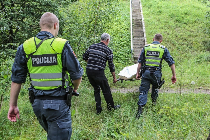 Uostamiestyje pakeliui į pajūrį – negyvėlis