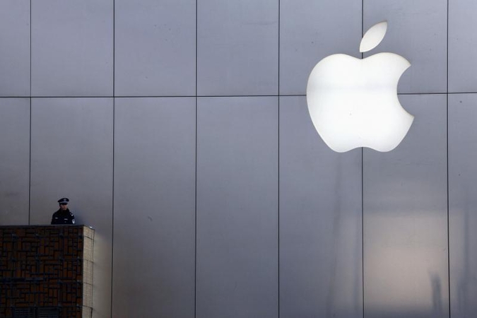 „Apple“ vis atmeta programėlę apie JAV bepiločių lėktuvų atakas