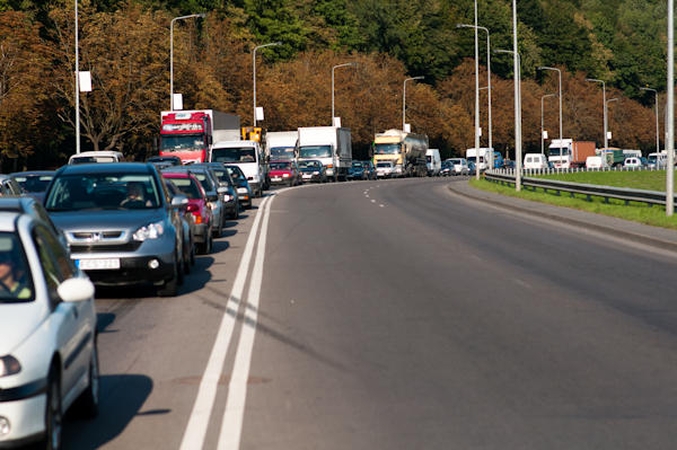 JK: dėl transporto taršos mirštama dažniau nei avarijose