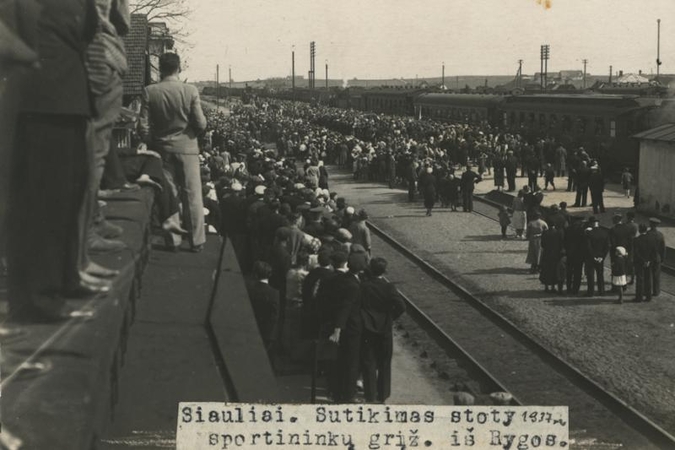 Krepšinio istorijos fragmentai Šiaulių bulvare