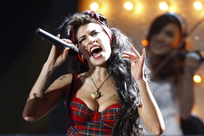„Microsof“ atsiprašo dėl „ciniško tweet‘o“ apie A.Winehouse