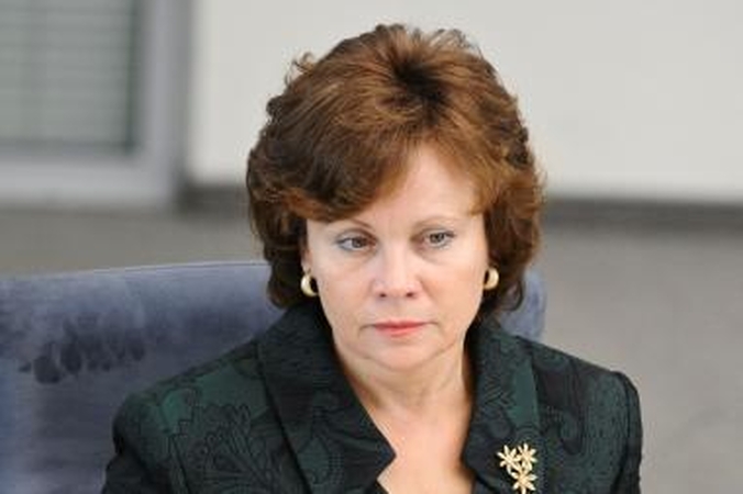 R.Juknevičienė svarsto galimybę bylinėtis su A.Sacharuku