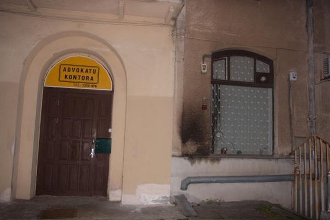 Naktį sostinėje bandyta padegti advokatės E.Liutvinskienės kontorą