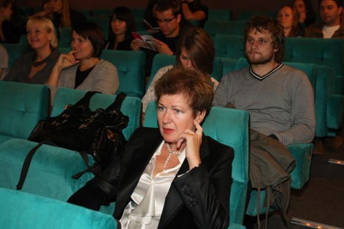 Žiūrint filmą siūlo ir papietauti 
