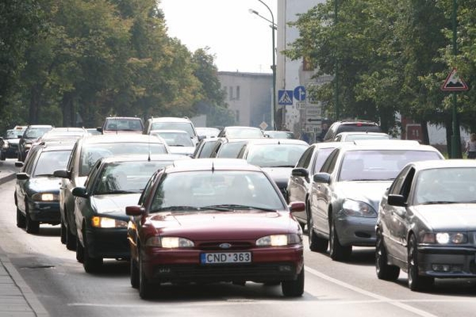 Namo grįžtantys vilniečiai priversti murkdytis spūstyse