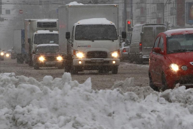 Kelininkai: eismo sąlygas sunkina plikledis