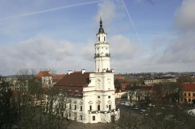 Rotušė – ne jaunavedžiams, o vienam politikui?