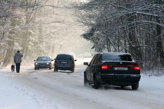 Savaitgalį Vilniuje beveik 100 eismo įvykių