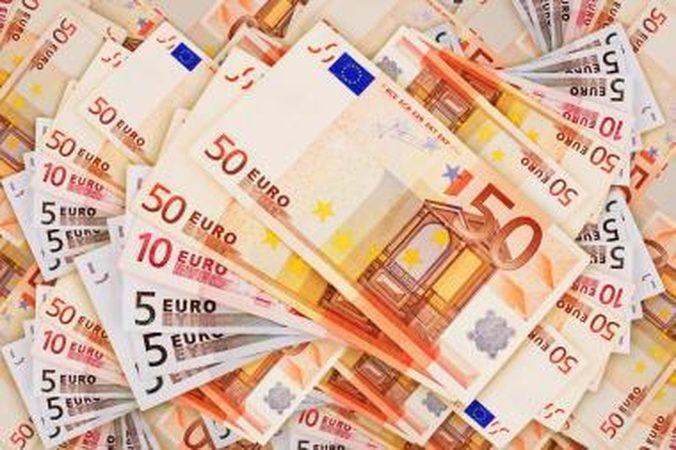 Vilniaus oro uoste aptikta 10 tūkst. nelegaliai siųstų eurų