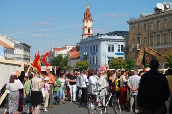 Vilniečiai kviečiami į sekmadienio muzikinius vakarus Rotušės aikštėje