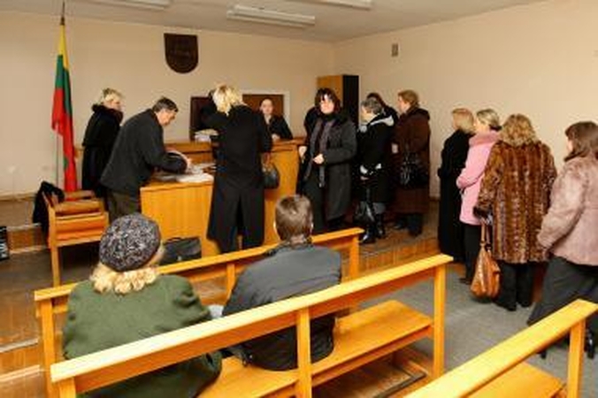 Namą renovuojantys gyventojai teisme - it gavę su skuduru