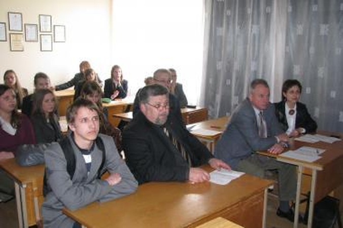 Tiriamuosius Kauno moksleivių darbus vertino universitetų dėstytojai