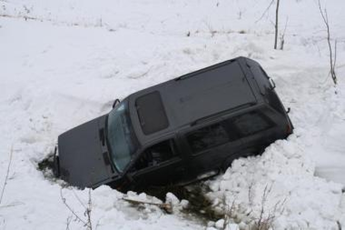 Kontrabandininko kelionė baigėsi melioracijos griovyje