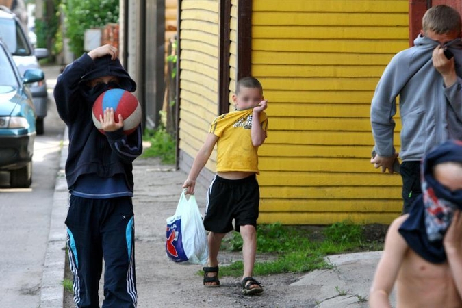 Iš globos namų Domeikavoje iškeldinti vaikus buvo būtina