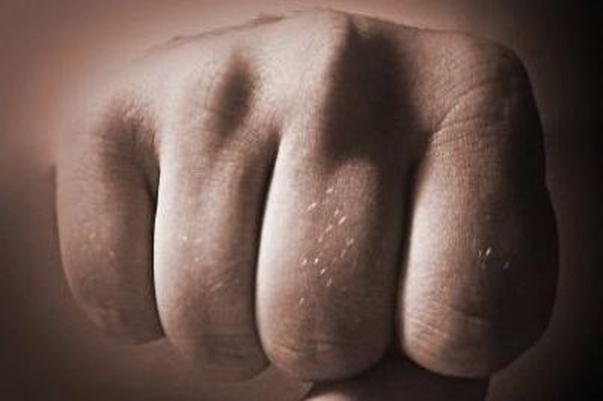 Klaipėdiečiai sumušė ir apšvarino jaunuolį