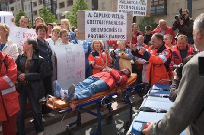 Medikai vėl protestuos