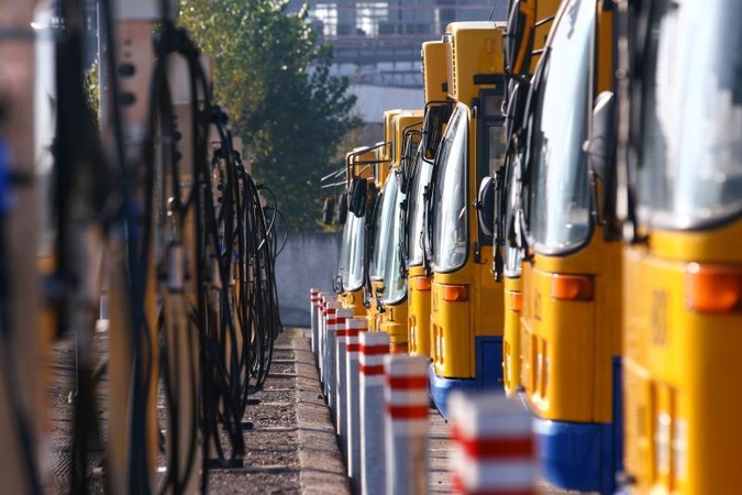 Kalvarijos savivaldybėje apvirtus autobusui sužeisti penki žmonės