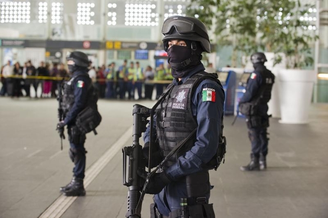 Meksikoje žuvo devyni į pasalą patekę policininkai