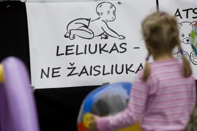 VTEK užkliuvusi aukšta SADM pareigūnė sako besišalinanti pinigus NVO skirstančių komisijų 
