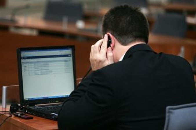 Alytiškės sąskaitą ištuštino mokesčių inspektoriumi apsimetęs vyras