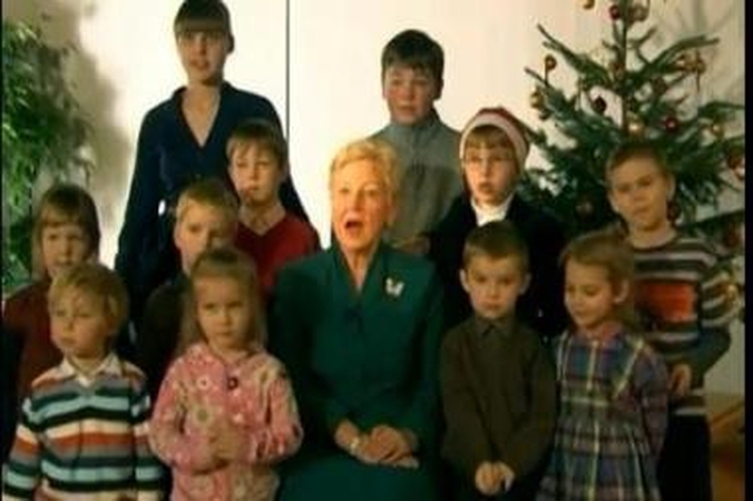 Seimo pirmininkė sveikindama su šventėmis linki daugiau šviesos