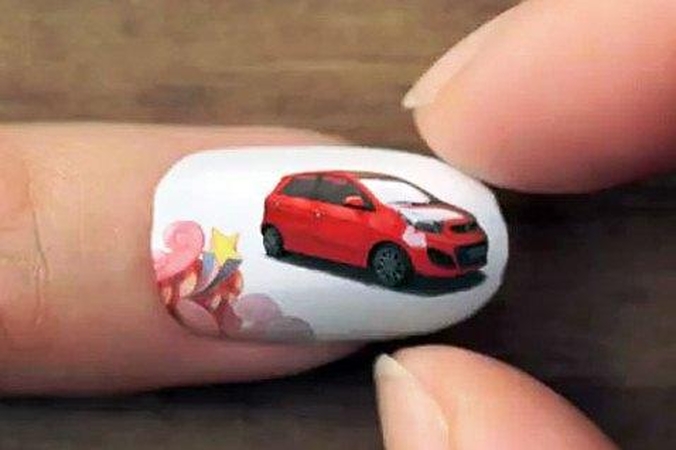 Nagų puošmenos su automobiliais