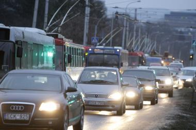 Rugsėjį į didžiuosiuose šalies miestuose jaučiamas eismo suintensyvėjimas