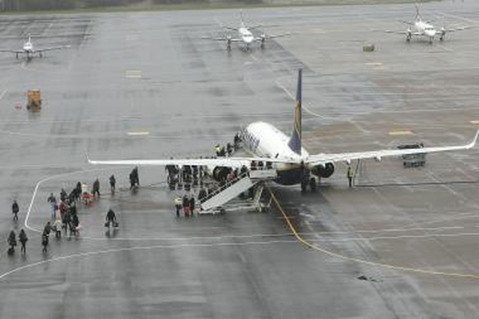 Iš Kauno oro uosto dėl gedimo nepakilo "Ryanair" lėktuvas (papildyta)