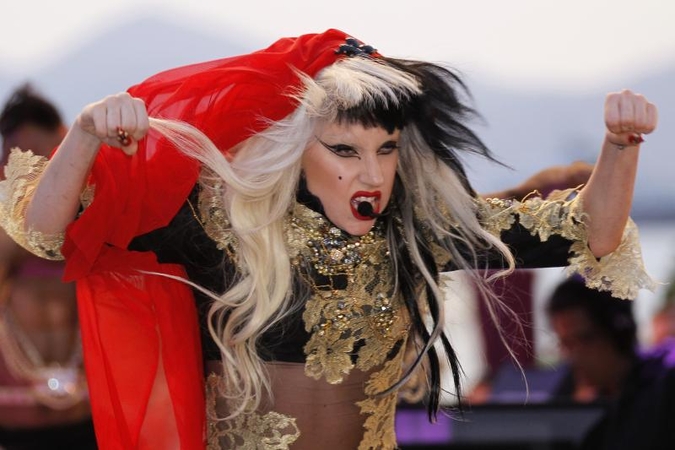 Lady Gaga ir Lucas Carlas - vėl kartu
