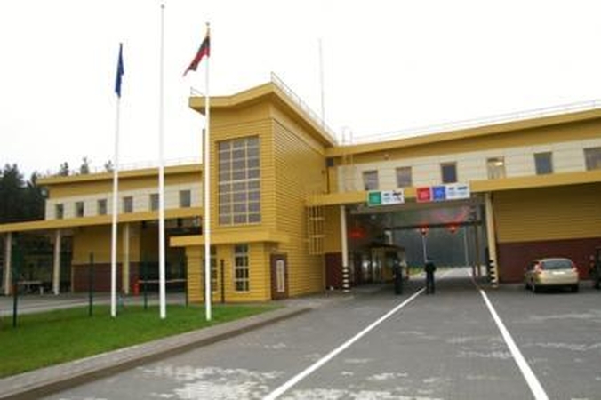 Apgadino kontrolės punkto užtvarą