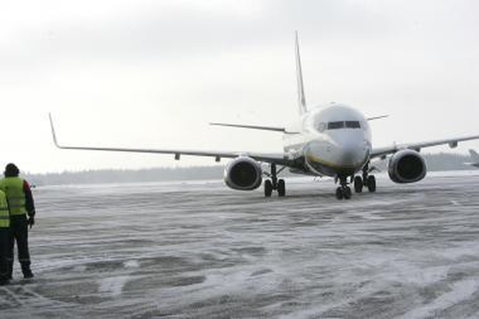 Iš Kauno oro uosto dėl pūgos sustabdyti skrydžiai (papildyta)
