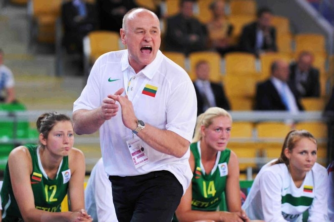 Europos moterų krepšinio čempionatas: Lietuva - Čekija 59:63  