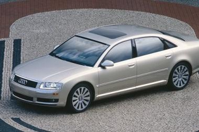 Palangoje pavogta brangi „Audi A8“