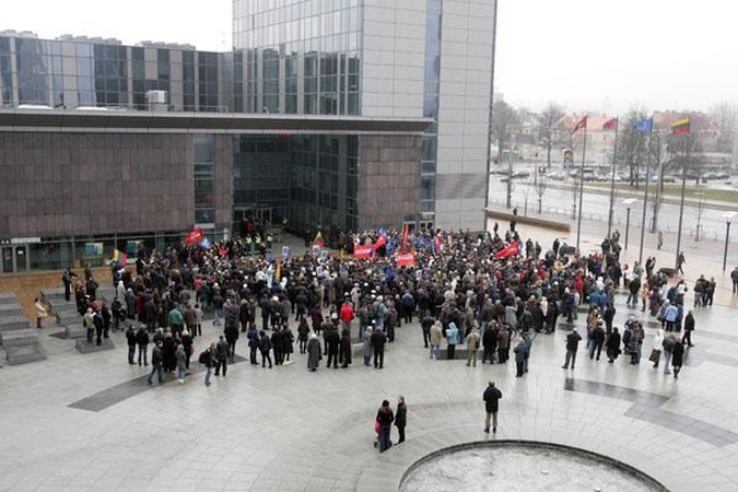 Vilniuje protestavo tūkstantinė tautinių mažumų atstovų minia