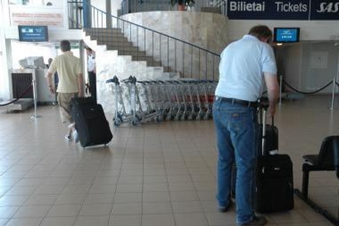 Emigrantai šiemet į Lietuvą turėtų parsiųsti 3,2 mlrd. litų