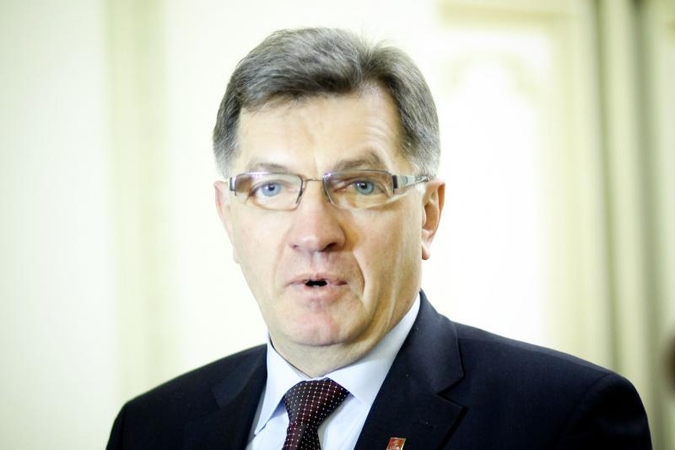 Lietuvių kalbos egzaminas tautinių mažumų atstovams vėlinamas nebus