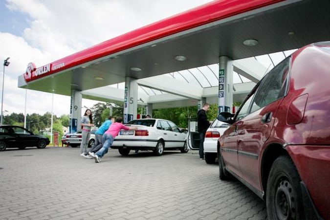 Benzino ir dyzelino kainos per savaitę nesikeitė