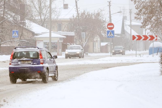 Dėl pustymo ir sniego eismo sąlygos sudėtingos